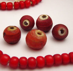 ホワイトハート＆イエローハート　"Cornaline d'Aleppo Beads"; mixed white and yellow hearts, Wound beads　African trade beads
